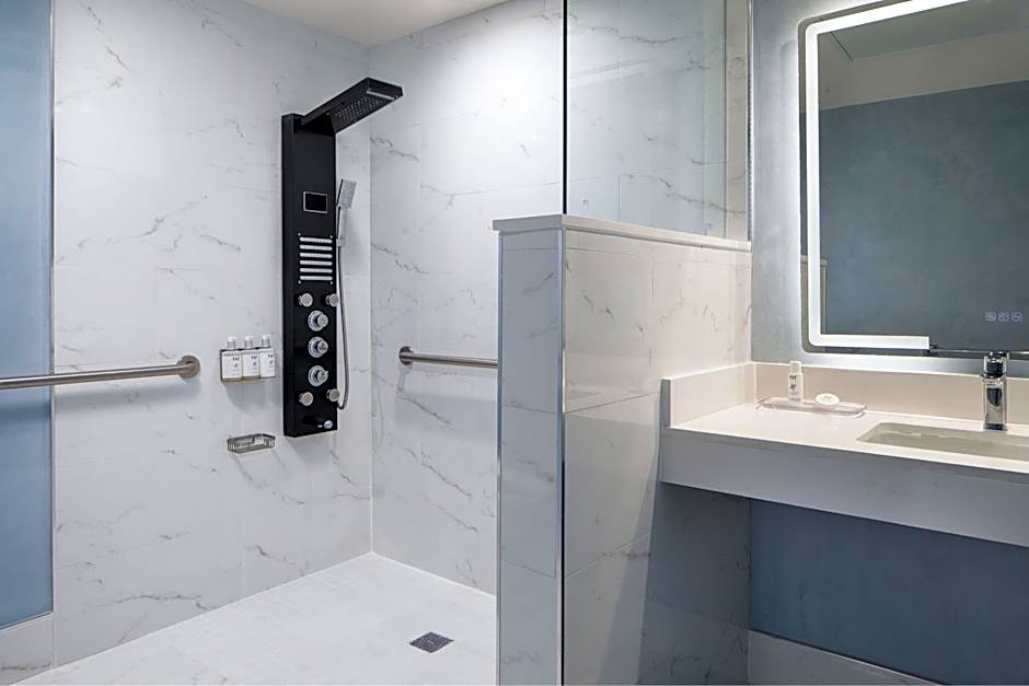 Grand Galvez Resort, Autograph Collection