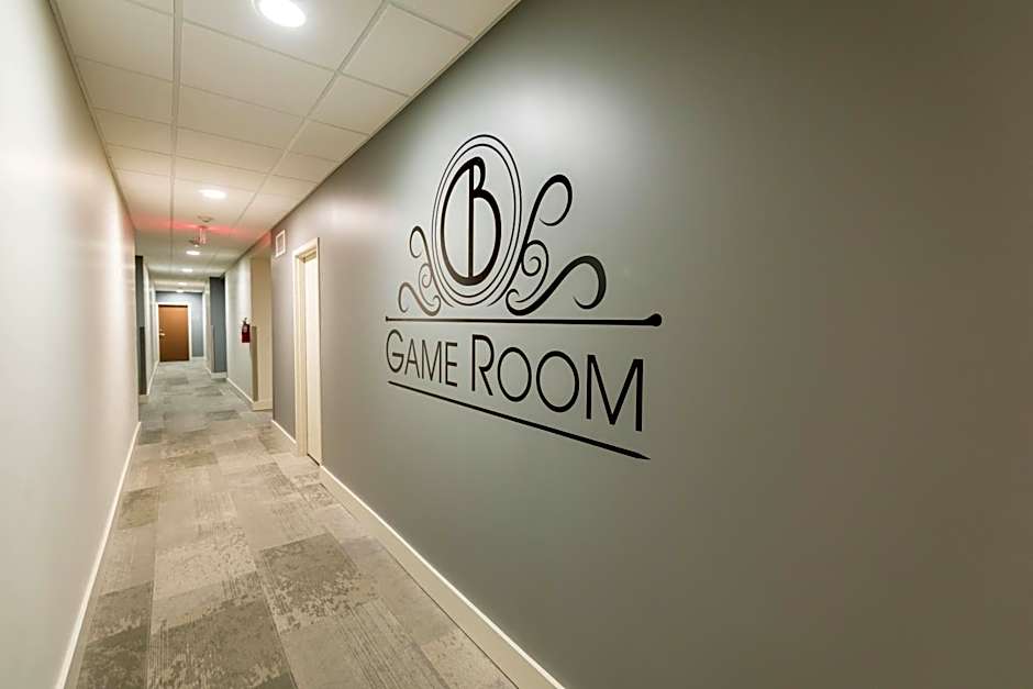 Spacious 4BR Luxury Condo Steps to French Quarter