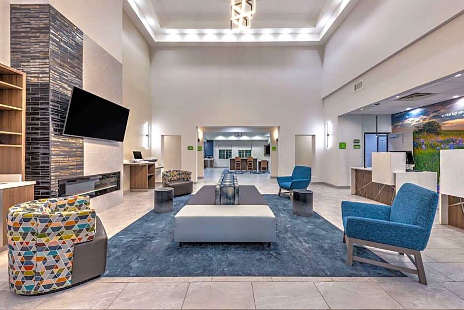 La Quinta Inn & Suites by Wyndham Allen At The Village