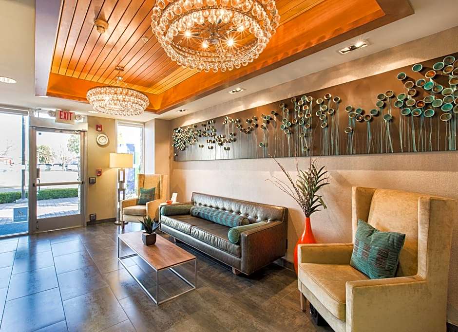 Holiday Inn Express Redwood City Central By IHG