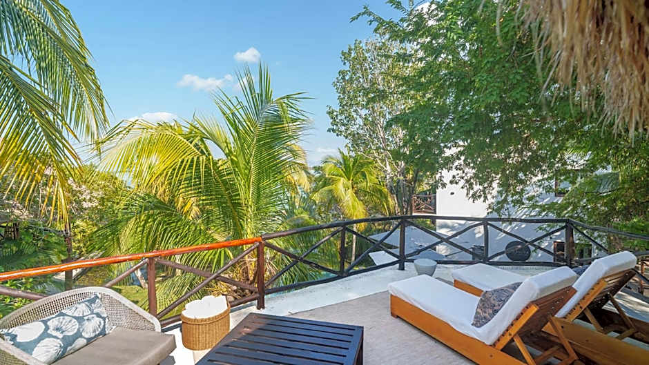 Azulea Bacalar Hotel & Spa - Lagoon Front