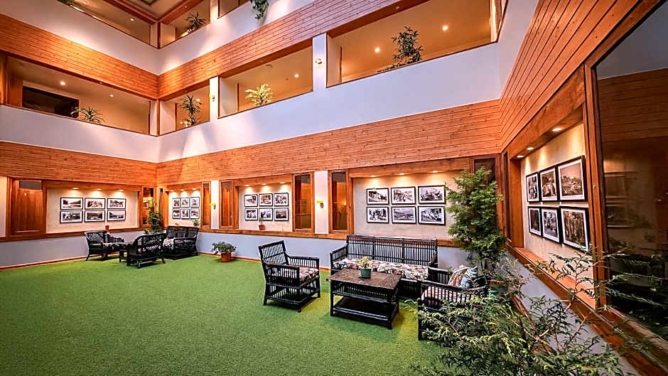 Yashshree Sanderling Mall Road