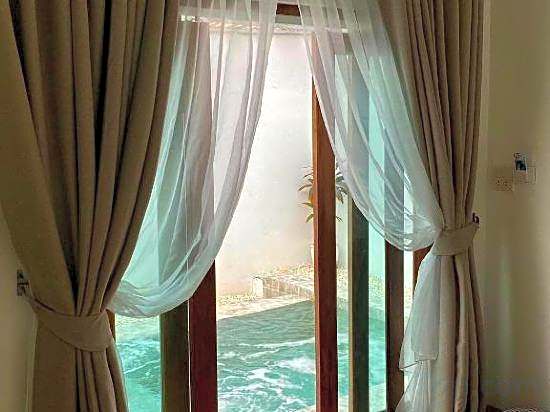 Baancaptainhook pool kohlarn