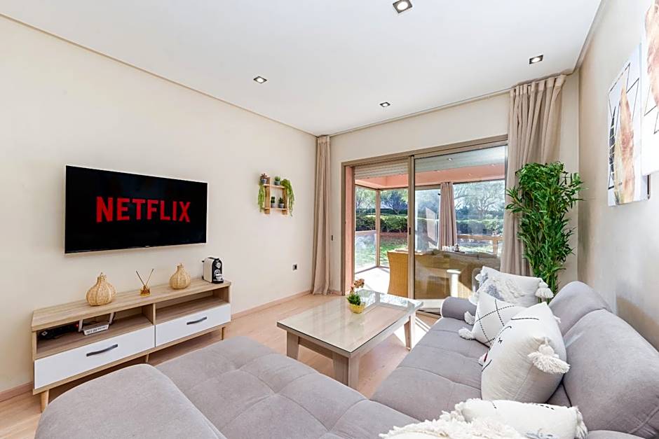 Relax Front Of Pool-Garden-Fibre