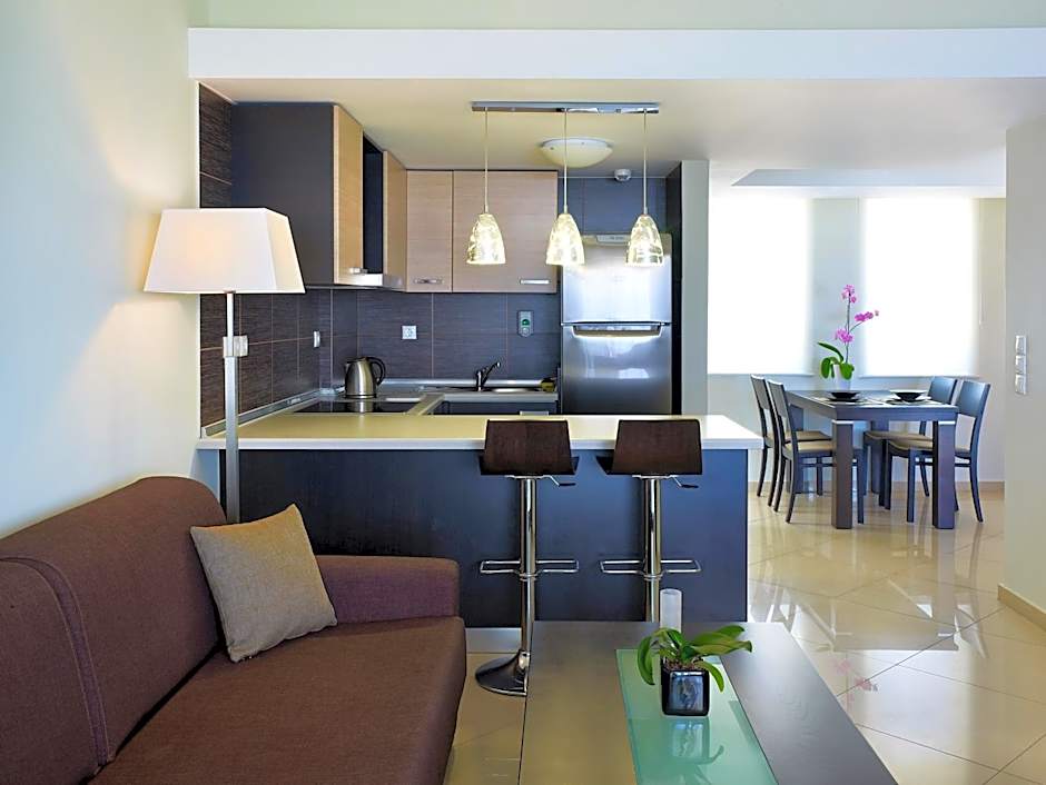 Macaris Suites & Spa