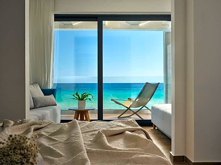 Cavo Orient Beach Hotel & Suites