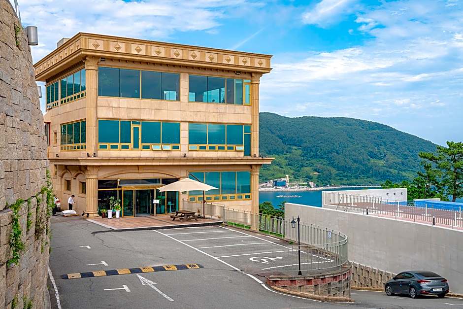 HOTEL SANGSANG & Private Sang Sang Pool Villa
