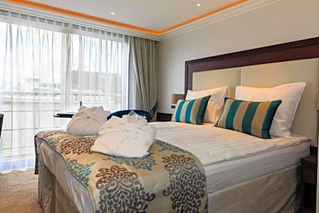 Standard Double Suite