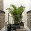 Loft In The Heart Of Americana, Have An Artsy Stay