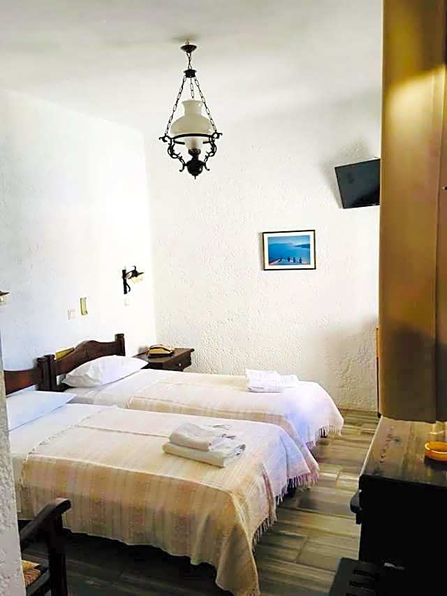 Alexandros Hotel