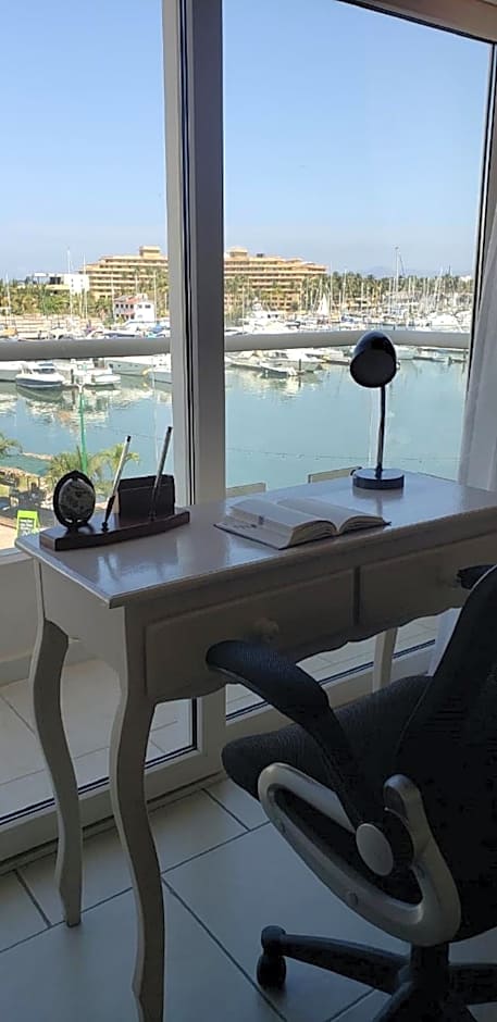 Marina Banderas Suites Hotel Boutique