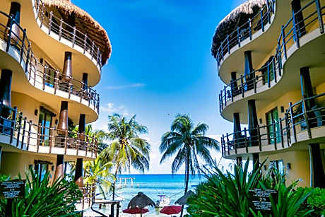 El Taj Oceanfront and Beachside Condo Hotel