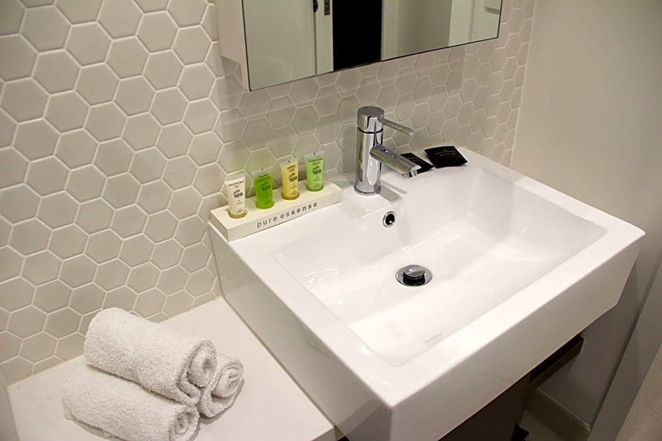 Whitehorse Apartments Hotel