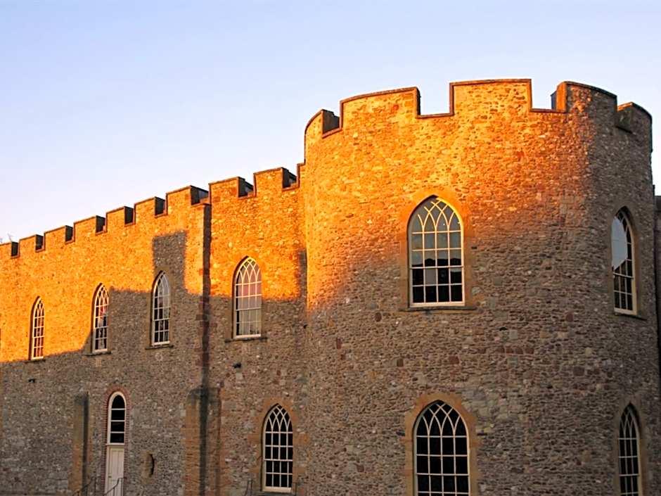 Royal Ashton Townhouse - Taunton