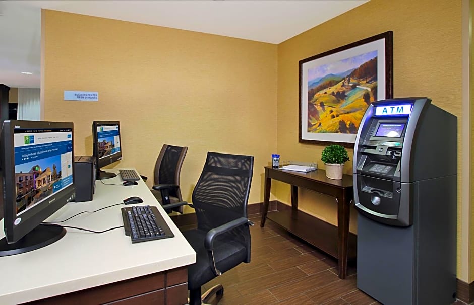 Holiday Inn Express - Colorado Springs - First & Main, an IHG Hotel