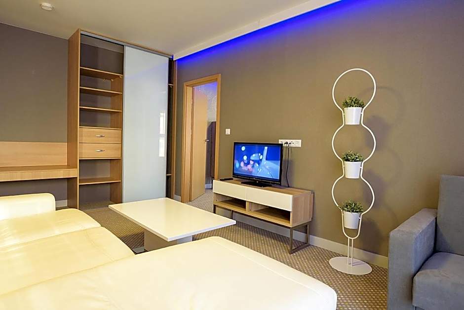 Photo 1 of 18 of Deluxe Junior Suite