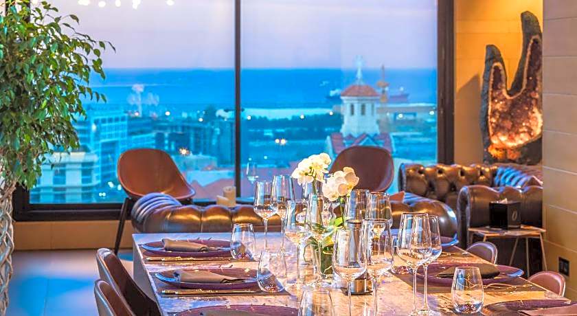 O Monot Luxury Boutique Hotel