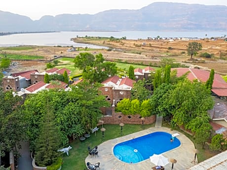 Saj By The Lake - Malshej Ghat Hotel