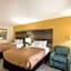 Quality Inn & Suites Greensboro near Lake Oconee
