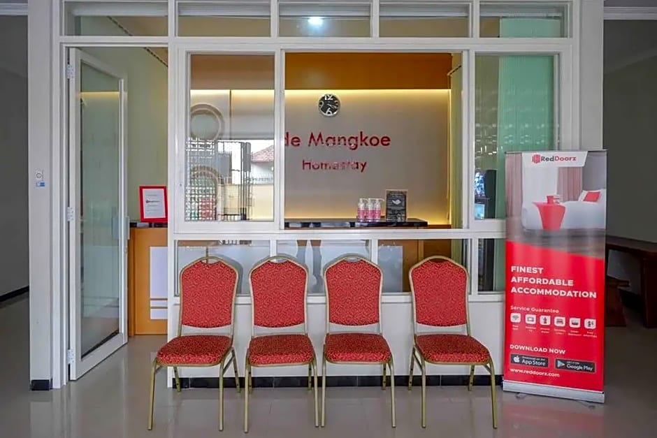 De Mangkoe Homestay by RedDoorz – Banjarsari, Surakarta, SD