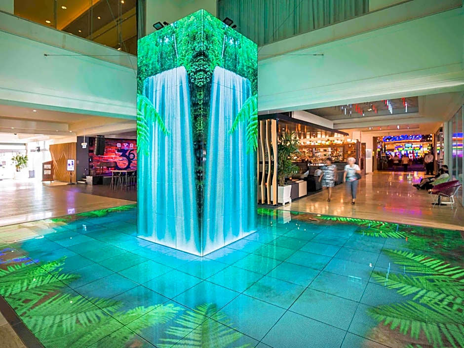 Pullman Reef Hotel Casino