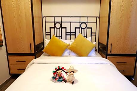 Standard Double Room with Shared Bathroom