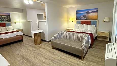 2 Queen Beds Nonsmoking