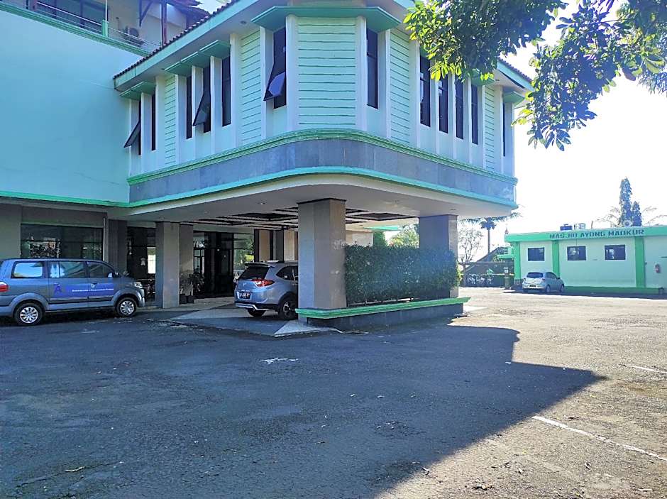 Capital O 90530 Ayong M Linggarjati Hotel