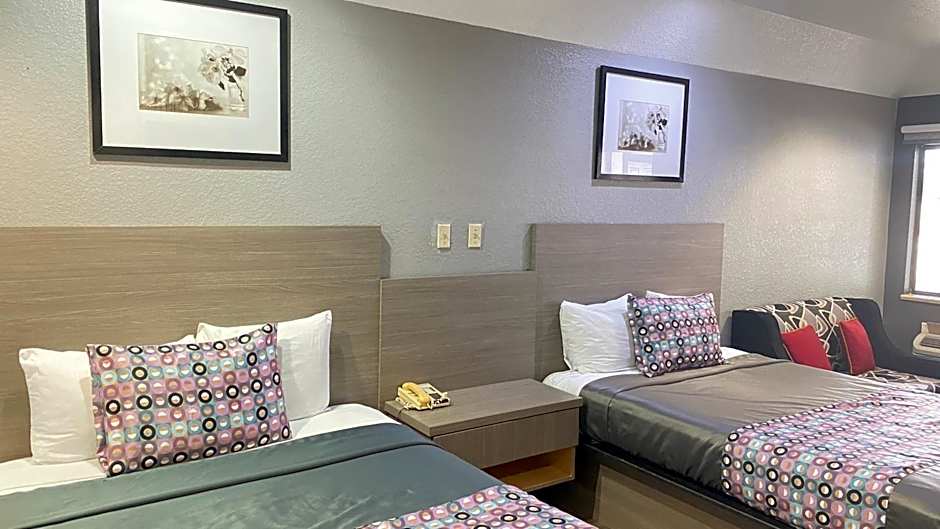 Island Suites Hobby Airport