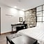 B&F Hotel