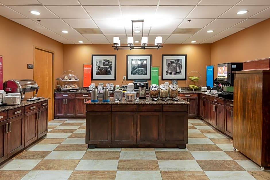 Hampton Inn & Suites-Austin Airport