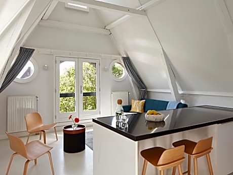 YAYS Amsterdam Salthouse Canal by Numa