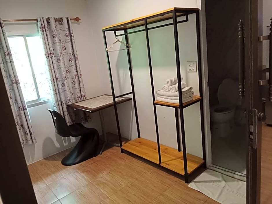 โรงแรมควีนส์ (Queen)