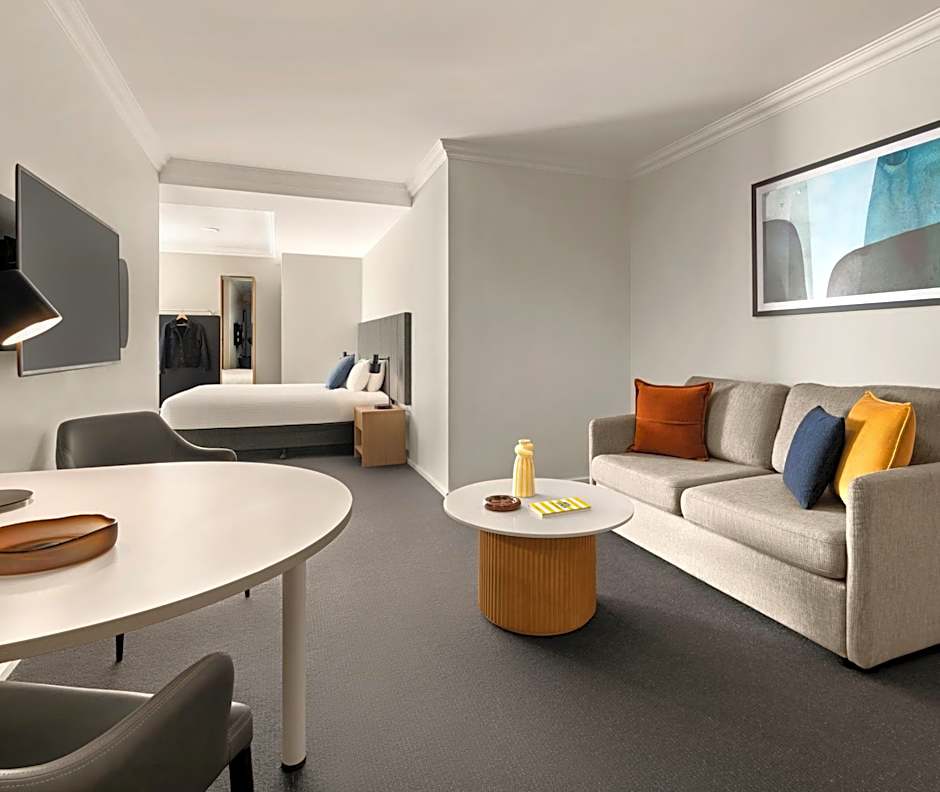 Oaks Perth Hotel