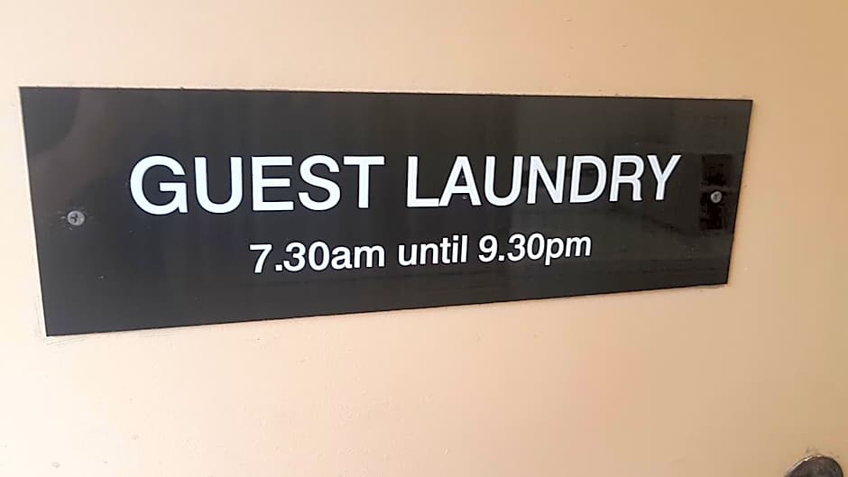 Oasis Inn Apartments