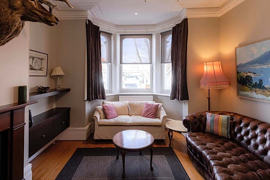 Connage - Historic Battery Point Police Station