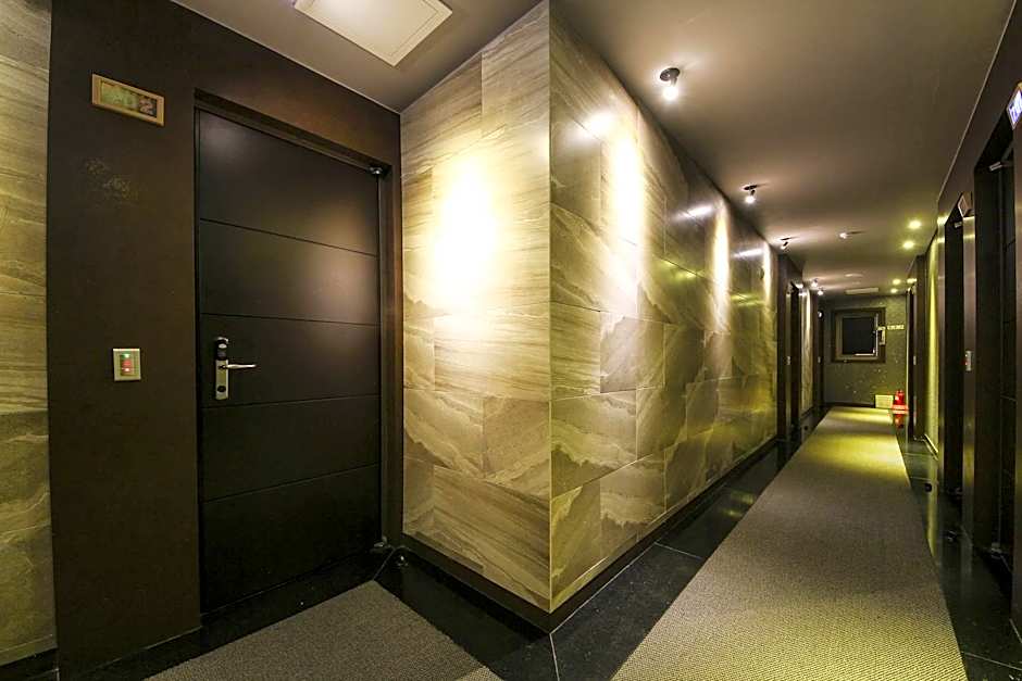 Ever Tourist Hotel