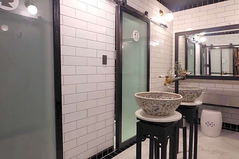 Four Sisters Homestay