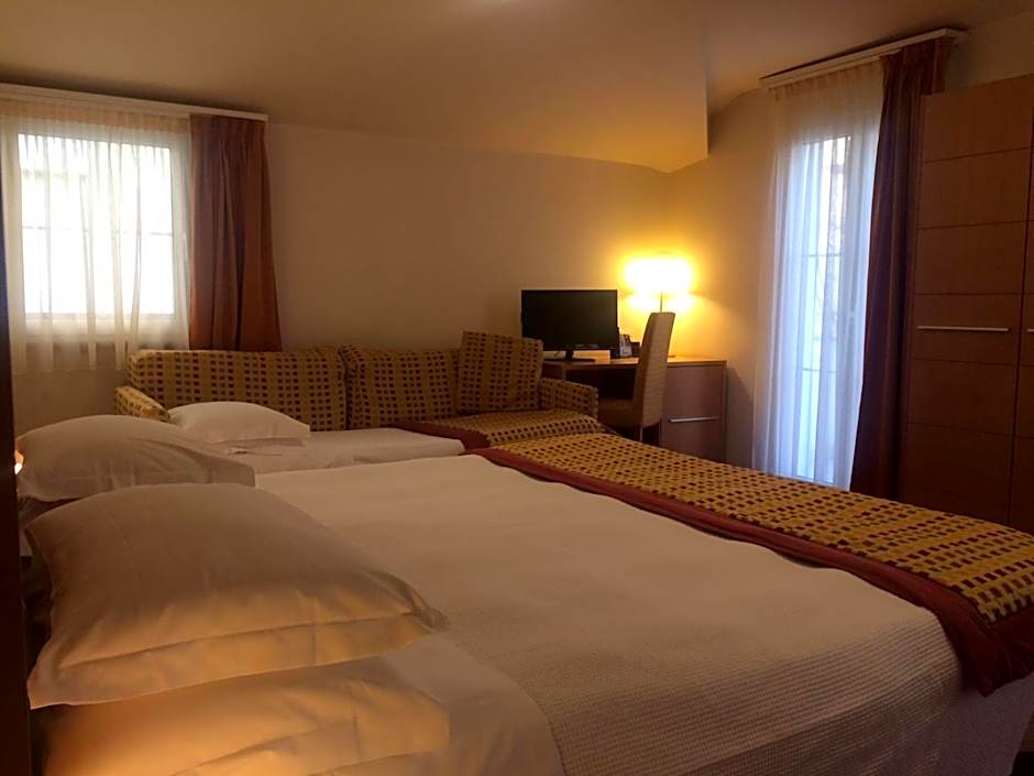 Accademia Hotel