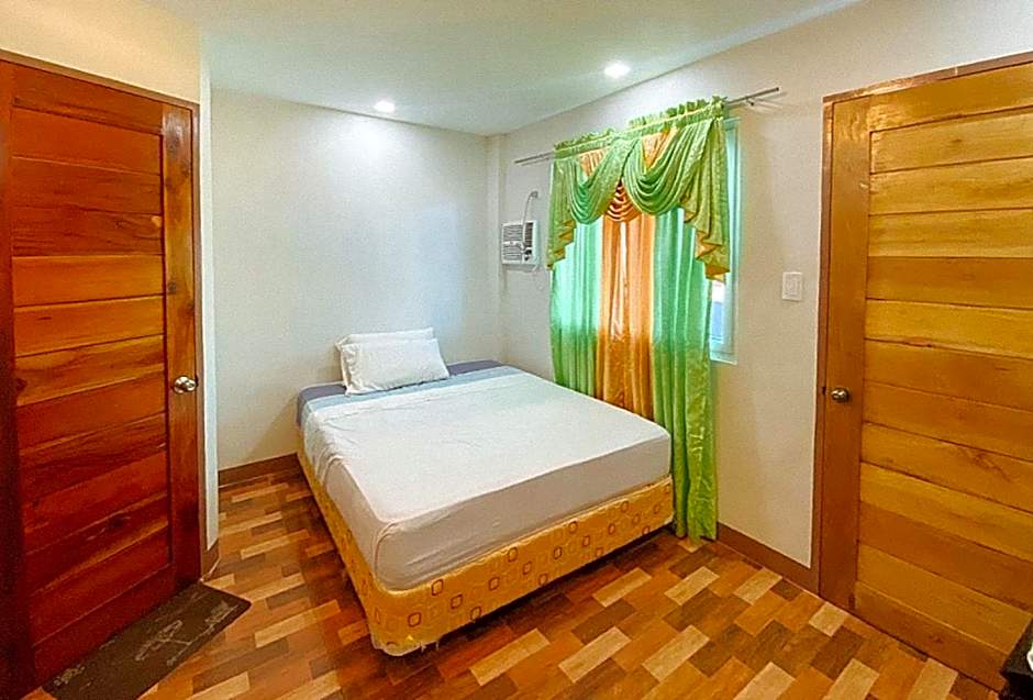 RedDoorz @ 4ks Pension House Bogo City Cebu
