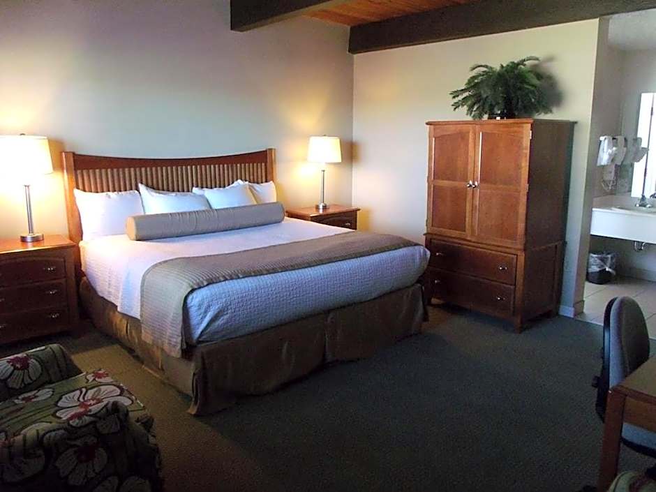 Econo Lodge Inn & Suites Vernal near Dinosaur Monument