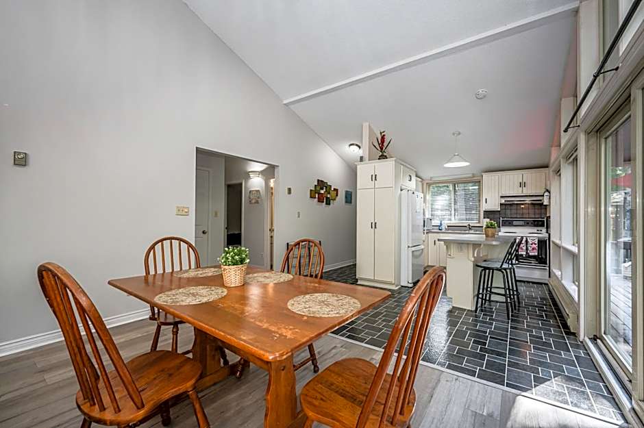 Evergreen Escape - Tobermory Chalet & Sauna