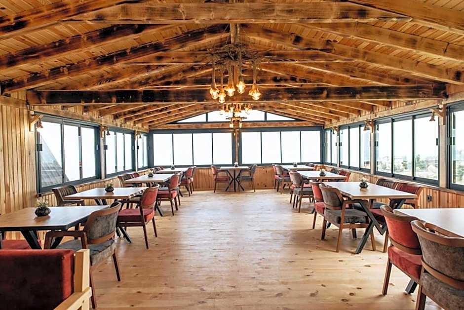 Mavera Suit Bungalow