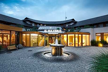 Maximus Resort