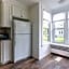 Mayor's Large Family House Hot Tub Sleeps 16 Piano, 2 Kitchens, Ark 5 Mins
