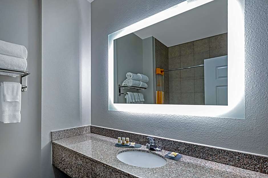 La Quinta Inn & Suites by Wyndham Sulphur Springs