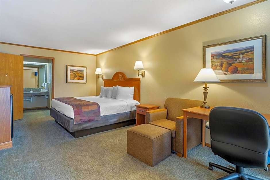 SureStay by Best Western Kansas City Country Inn North