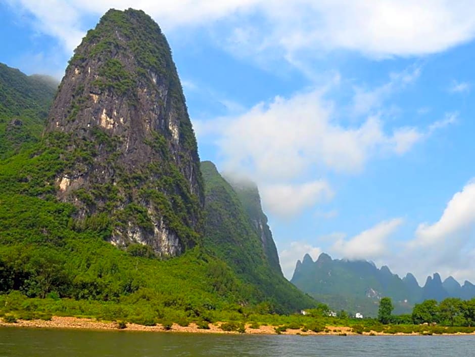 Yangshuo Guanyue Hotel