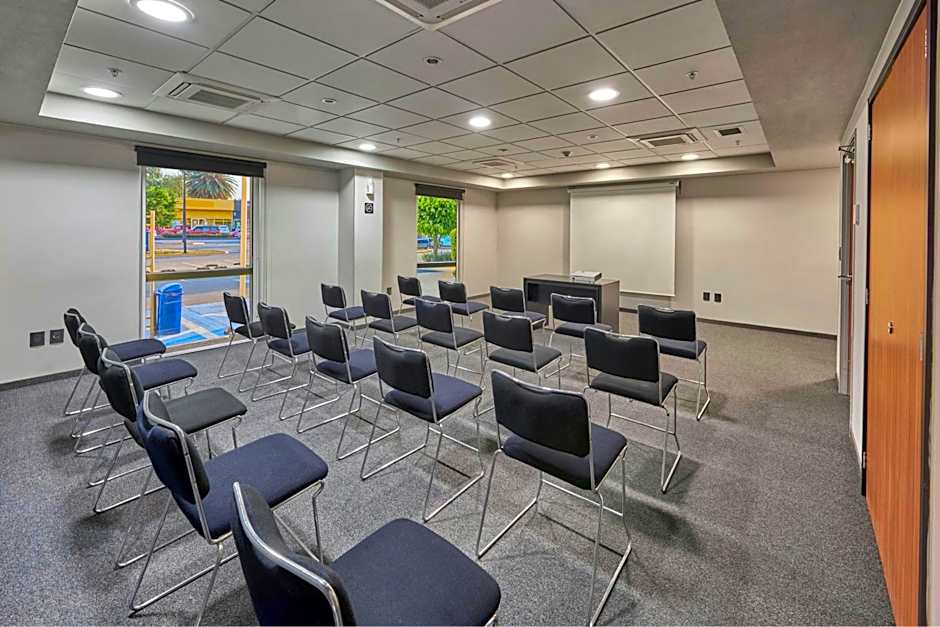 City Express by Marriott Ciudad de México Plaza Central