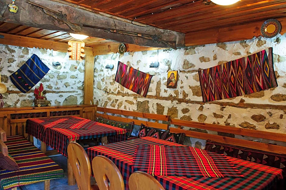 Family Hotel Dinchova kushta